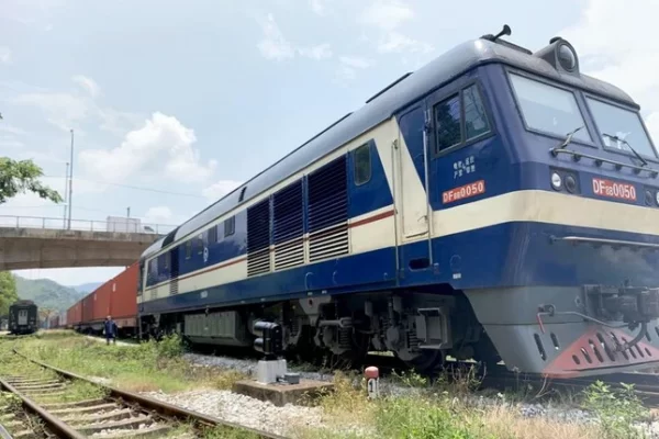 Xúc tiến tuyến đường sắt Quảng Ninh - Hà Nội - Lào Cai và tiếp tục trải dài đến Trung Quốc và châu Âu