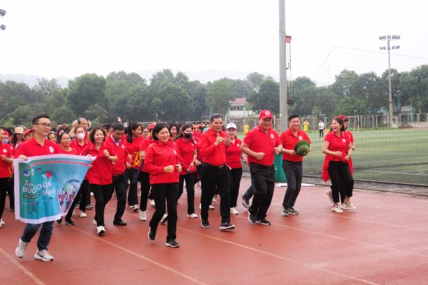 Cán bộ, hội viên, tình nguyện viên Chữ thập đỏ hưởng ứng Chiến dịch.
