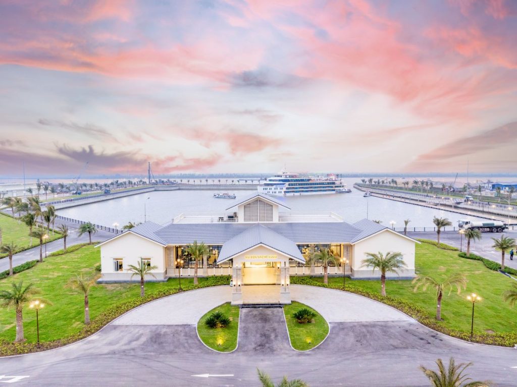 Ngày 10/5 tới, bến du thuyền Royal Marina kế cận Isla Bella sẽ khai trương